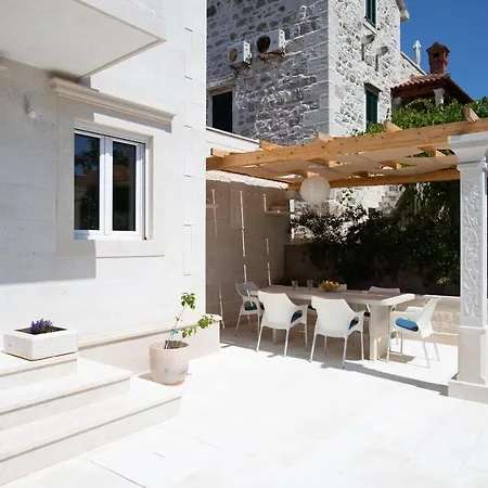 House Buky Сasa de vacaciones *